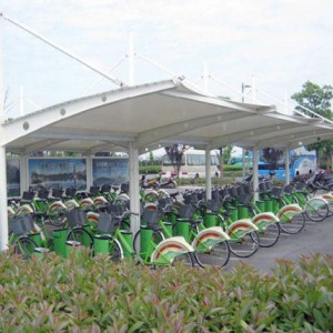 草莓视频在线观看污自行车棚